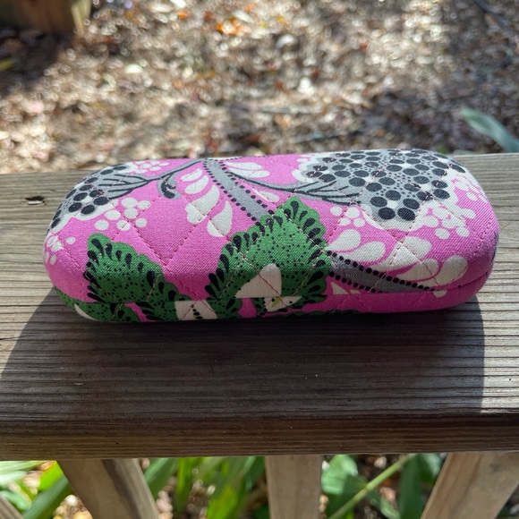 Vera Bradley glasses case ￼ - Picture 1 of 3